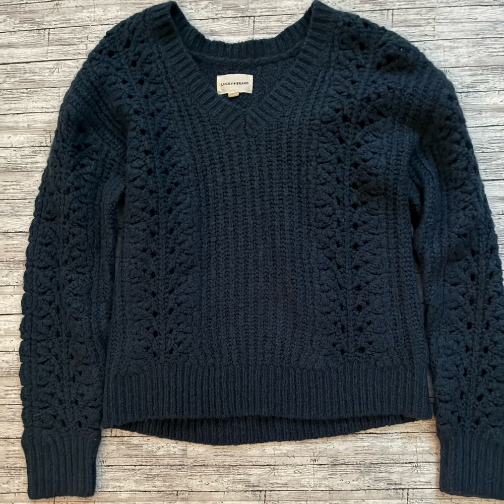 Lucky Brand Women's Navy V-Neck Sweater